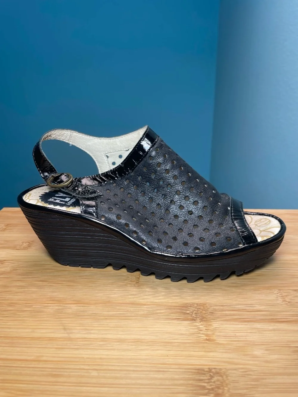 Fly London Yile Perforated Wedge Peep Toe Heels Sandals Shoes Sz 38 7 7.5 Nice!